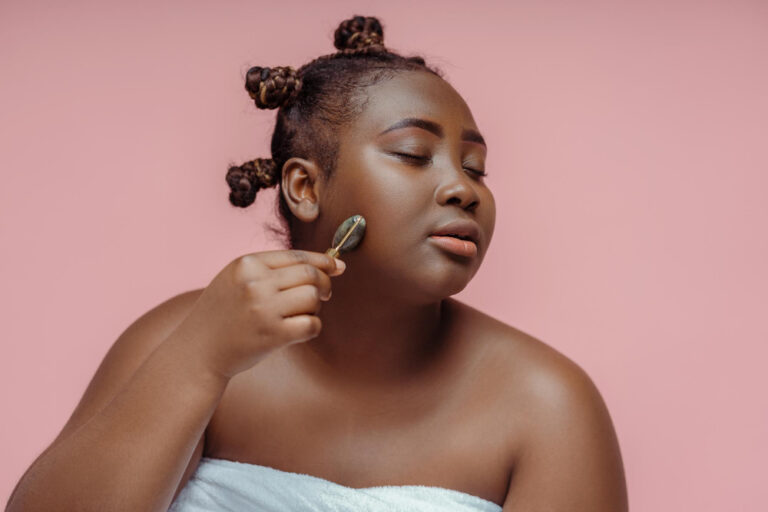 Buy the original How to Use Vaseline Cocoa Radiant Body Oil To get rid of Dry Skin in Lagos Nigeria