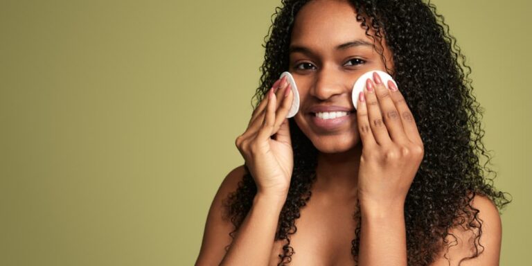 Buy the original 5 Mistakes While Removing Makeup That Are Damaging Your Skin in Lagos Nigeria